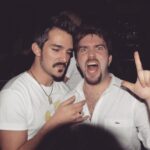 Koray Candemir Instagram – Bu adamın hayatımdaki yerini anlatmaya kelimeler yetmez. Çocukluktan beri kalpler bir❤️ İyi ki varsın, iyi ki doğmuşsun güncelcim🎂✨💐
@hakkibaris