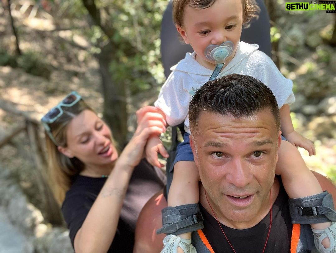 Kostas Sommer - 4.5K Likes - Discovering the world again through the eyes of my son,… priceless
Together, Everywhere… tight as a fist.. family