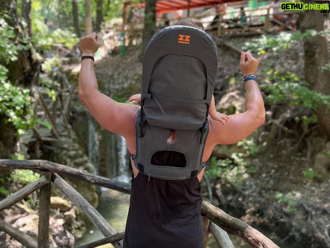 Kostas Sommer - 4.5K Likes - Discovering the world again through the eyes of my son,… priceless
Together, Everywhere… tight as a fist.. family