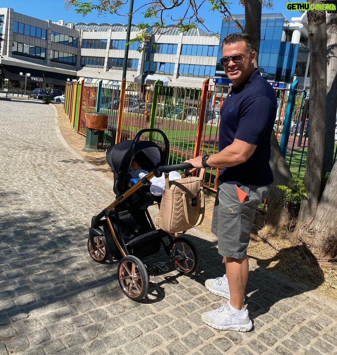 Kostas Sommer - 4.5K Likes - Saturday morning stroll with the family… priceless…
@boutiquebebeplus
@occhio_papavassiliou