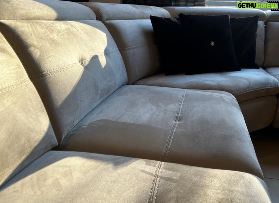 Kostas Sommer - 4.4K Likes - 🎁🎁Giveaway🎁🎁
Σε συνεργασία με την εταιρεία Lazy Sofa Evagelidis κάνουμε δώρο έναν μοναδικό καναπέ !!! Καλά ακούσατε, ένας υπερτυχερός θα κερδίσει το καναπέ
Zeus Big Corner ✔️
Συνδυάζει ηλεκτρικό μηχανισμό όπου με το πάτημα ενός κουμπιού επιλέγεις τη θέση που σου ταιριάζει , κινούμενα προσκέφαλα, αδιάβροχο - αλέκιαστο ύφασμα και θύρα usb για φόρτιση κινητού 📱!
Όλα αυτά σε ένα καναπέ που μπορείτε να τον κάνετε δικό σας με τα παρακάτω απλά βήματα.
—————————————————
⚠️⚠️⚠️Όροι διαγωνισμού⚠️ ⚠️⚠️:
1️⃣𝐋𝐢𝐤𝐞 στο ποστ του διαγωνισμου
2️⃣𝐅𝐨𝐥𝐥𝐨𝐰 ⬇️⬇️⬇️
Τα προφίλ μου
👉🏻@kostas_sommer
και το προφίλ
👉🏻@lazysofa_evagelidis
3️⃣𝐓𝐚𝐠 2 φίλους σας που θα ήθελαν και αυτοί να πάρουν μέρος !!
1 σχόλιο= 1 συμμετοχή (κάντε άπειρα )💪
——————————————
▪️ Ο νικητής θα επιλεγεί έπειτα από τυχαία κλήρωση μέσω της εφαρμογής Easy Giveaway .
⚠️Ακολουθούμε όλα τα βήματα, διαφορετικά θεωρείται άκυρη η συμμετοχή !! ❌
—————————————
🔹 Λήξη διαγωνισμου: Δευτερα 06/06🔹
!!!! Καλή επιτυχία !!!
#giveawaygreece #giveaway #diagwnismos #lazysofa #lazysofaevagelidis