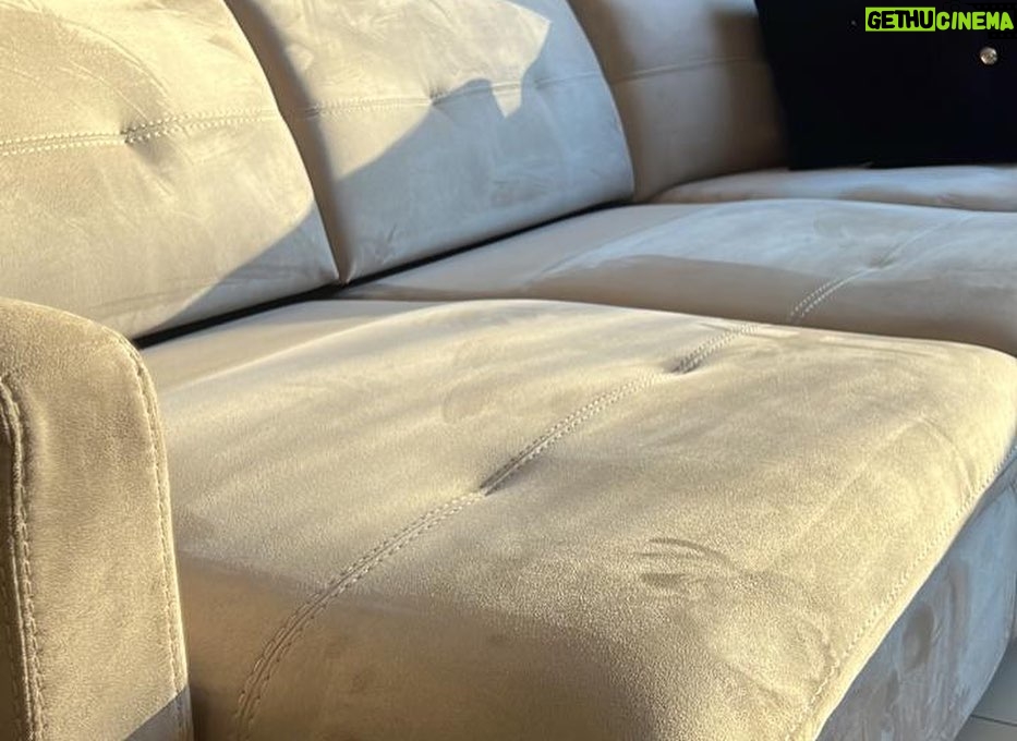 Kostas Sommer - 4.4K Likes - 🎁🎁Giveaway🎁🎁
Σε συνεργασία με την εταιρεία Lazy Sofa Evagelidis κάνουμε δώρο έναν μοναδικό καναπέ !!! Καλά ακούσατε, ένας υπερτυχερός θα κερδίσει το καναπέ
Zeus Big Corner ✔️
Συνδυάζει ηλεκτρικό μηχανισμό όπου με το πάτημα ενός κουμπιού επιλέγεις τη θέση που σου ταιριάζει , κινούμενα προσκέφαλα, αδιάβροχο - αλέκιαστο ύφασμα και θύρα usb για φόρτιση κινητού 📱!
Όλα αυτά σε ένα καναπέ που μπορείτε να τον κάνετε δικό σας με τα παρακάτω απλά βήματα.
—————————————————
⚠️⚠️⚠️Όροι διαγωνισμού⚠️ ⚠️⚠️:
1️⃣𝐋𝐢𝐤𝐞 στο ποστ του διαγωνισμου
2️⃣𝐅𝐨𝐥𝐥𝐨𝐰 ⬇️⬇️⬇️
Τα προφίλ μου
👉🏻@kostas_sommer
και το προφίλ
👉🏻@lazysofa_evagelidis
3️⃣𝐓𝐚𝐠 2 φίλους σας που θα ήθελαν και αυτοί να πάρουν μέρος !!
1 σχόλιο= 1 συμμετοχή (κάντε άπειρα )💪
——————————————
▪️ Ο νικητής θα επιλεγεί έπειτα από τυχαία κλήρωση μέσω της εφαρμογής Easy Giveaway .
⚠️Ακολουθούμε όλα τα βήματα, διαφορετικά θεωρείται άκυρη η συμμετοχή !! ❌
—————————————
🔹 Λήξη διαγωνισμου: Δευτερα 06/06🔹
!!!! Καλή επιτυχία !!!
#giveawaygreece #giveaway #diagwnismos #lazysofa #lazysofaevagelidis