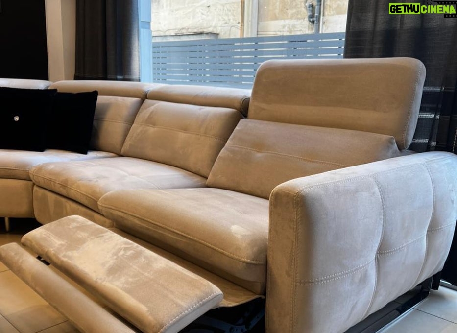 Kostas Sommer - 4.4K Likes - 🎁🎁Giveaway🎁🎁
Σε συνεργασία με την εταιρεία Lazy Sofa Evagelidis κάνουμε δώρο έναν μοναδικό καναπέ !!! Καλά ακούσατε, ένας υπερτυχερός θα κερδίσει το καναπέ
Zeus Big Corner ✔️
Συνδυάζει ηλεκτρικό μηχανισμό όπου με το πάτημα ενός κουμπιού επιλέγεις τη θέση που σου ταιριάζει , κινούμενα προσκέφαλα, αδιάβροχο - αλέκιαστο ύφασμα και θύρα usb για φόρτιση κινητού 📱!
Όλα αυτά σε ένα καναπέ που μπορείτε να τον κάνετε δικό σας με τα παρακάτω απλά βήματα.
—————————————————
⚠️⚠️⚠️Όροι διαγωνισμού⚠️ ⚠️⚠️:
1️⃣𝐋𝐢𝐤𝐞 στο ποστ του διαγωνισμου
2️⃣𝐅𝐨𝐥𝐥𝐨𝐰 ⬇️⬇️⬇️
Τα προφίλ μου
👉🏻@kostas_sommer
και το προφίλ
👉🏻@lazysofa_evagelidis
3️⃣𝐓𝐚𝐠 2 φίλους σας που θα ήθελαν και αυτοί να πάρουν μέρος !!
1 σχόλιο= 1 συμμετοχή (κάντε άπειρα )💪
——————————————
▪️ Ο νικητής θα επιλεγεί έπειτα από τυχαία κλήρωση μέσω της εφαρμογής Easy Giveaway .
⚠️Ακολουθούμε όλα τα βήματα, διαφορετικά θεωρείται άκυρη η συμμετοχή !! ❌
—————————————
🔹 Λήξη διαγωνισμου: Δευτερα 06/06🔹
!!!! Καλή επιτυχία !!!
#giveawaygreece #giveaway #diagwnismos #lazysofa #lazysofaevagelidis