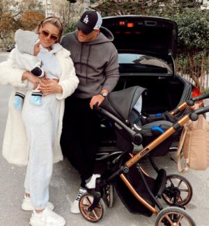 Kostas Sommer Instagram - •Family• ❤️where life begins and love never ends 
@valentine.papadaki 
@boutiquebebeplus 
@kaleshs