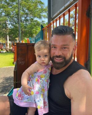 Kostas Sommer Instagram - Creating memories… 
Time spent with family is the greatest investment you can make