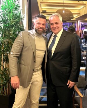 Kostas Sommer Instagram - Είχα την τιμή να παραβρεθώ σε ένα πολύ ωραίο δείπνο, να ακούσω μία υπέροχη ομιλία, με έναν πολύ δυνατό άνθρωπο, τιμή μου και χαρά μου η γνωριμία του. @makisvoridis