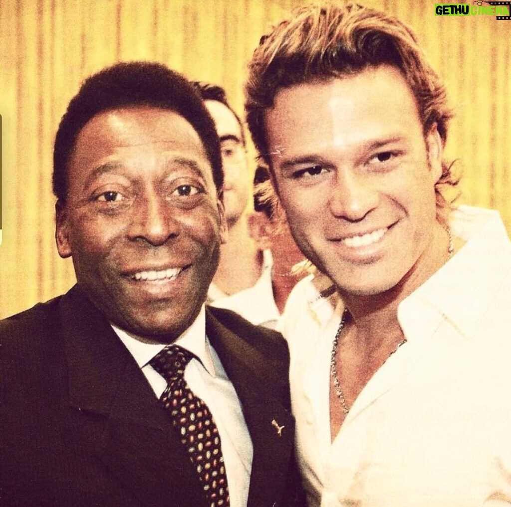 Kostas Sommer Instagram - Rest In Peace Legend…. Condolences to your family Thank you for the legacy you leave behind Great Honor to have met you. #pele #legend #Rip #soccer Athens, Greece