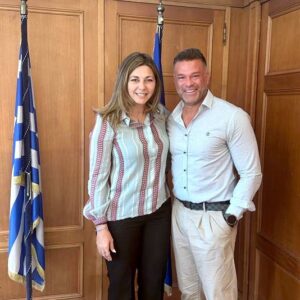 Kostas Sommer Instagram - Βρέθηκα με την Υπουργό Κοινωνικής Συνοχής και Οικογένειας @sofia_zacharaki όπου συζητήσαμε μεταξύ άλλων τη σημαντικότητα της προώθησης πολιτικών για την ισότητα των δύο φύλων αλλά και πιθανούς τρόπους για την επίλυση του δημογραφικού προβλήματος. 

Την ευχαριστώ θερμά για την πολύτιμη στήριξη της.