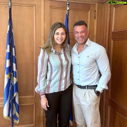 Kostas Sommer Instagram - Βρέθηκα με την Υπουργό Κοινωνικής Συνοχής και Οικογένειας @sofia_zacharaki όπου συζητήσαμε μεταξύ άλλων τη σημαντικότητα της προώθησης πολιτικών για την ισότητα των δύο φύλων αλλά και πιθανούς τρόπους για την επίλυση του δημογραφικού προβλήματος. Την ευχαριστώ θερμά για την πολύτιμη στήριξη της. Athens, Greece