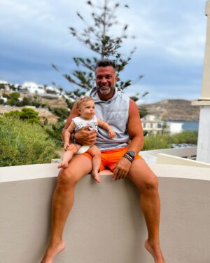 Kostas Sommer Instagram - Creating memories with family at @syrasuites 
Thank you for the hospitality its been wonderful ❤️