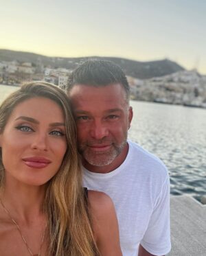 Kostas Sommer Instagram - Creating memories with family at @syrasuites 
Thank you for the hospitality its been wonderful ❤️