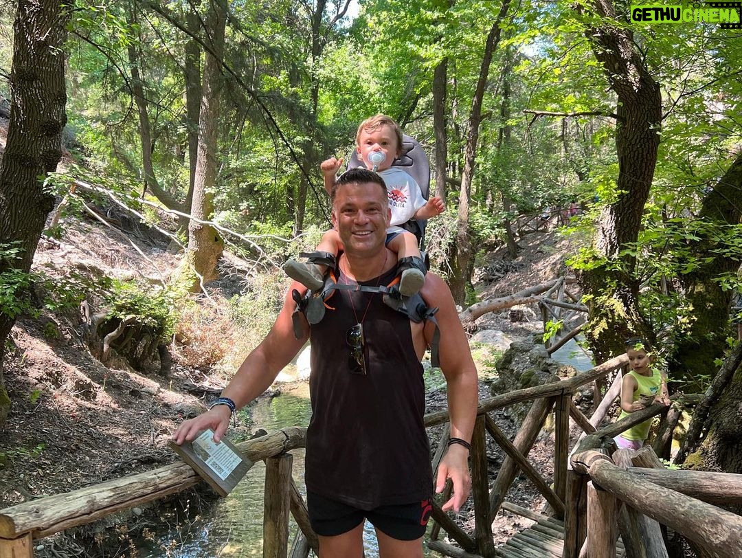 Kostas Sommer - 4.5K Likes - Discovering the world again through the eyes of my son,… priceless
Together, Everywhere… tight as a fist.. family