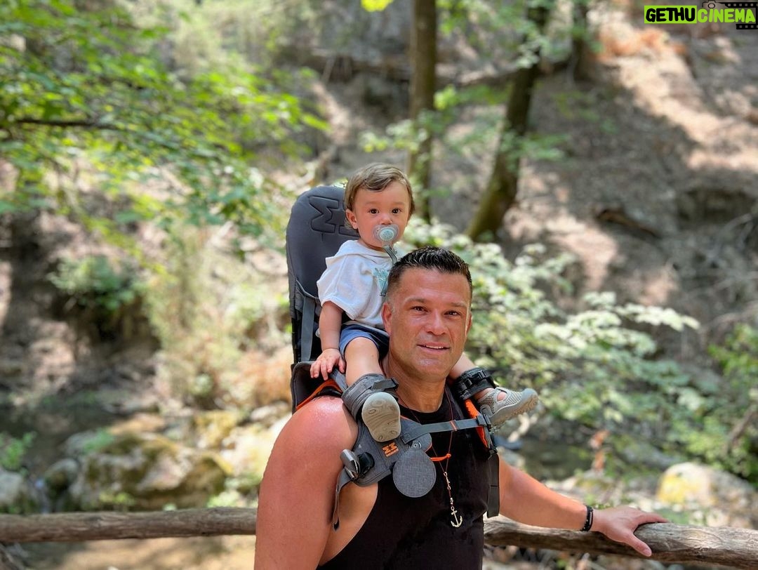 Kostas Sommer - 4.5K Likes - Discovering the world again through the eyes of my son,… priceless
Together, Everywhere… tight as a fist.. family