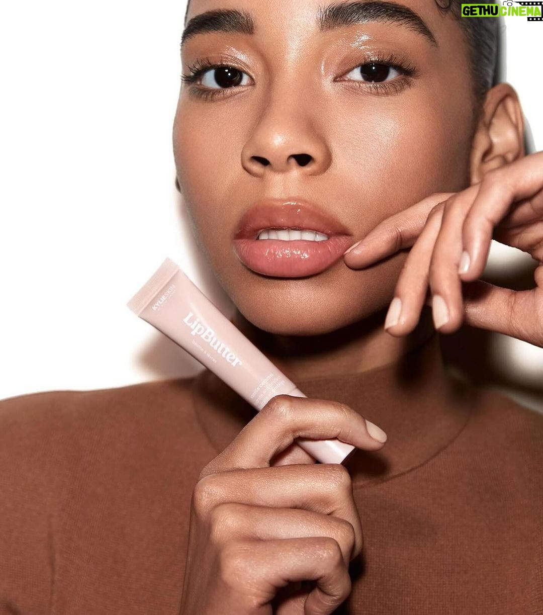 Kris Jenner Instagram - Kylie’s vanilla caramel LIP BUTTER is available now at KylieSkin.com 😋 For lips that are hydrated, soothed, smoothed and softer than ever. @kyliejenner @kyliecosmetics @kylieskin