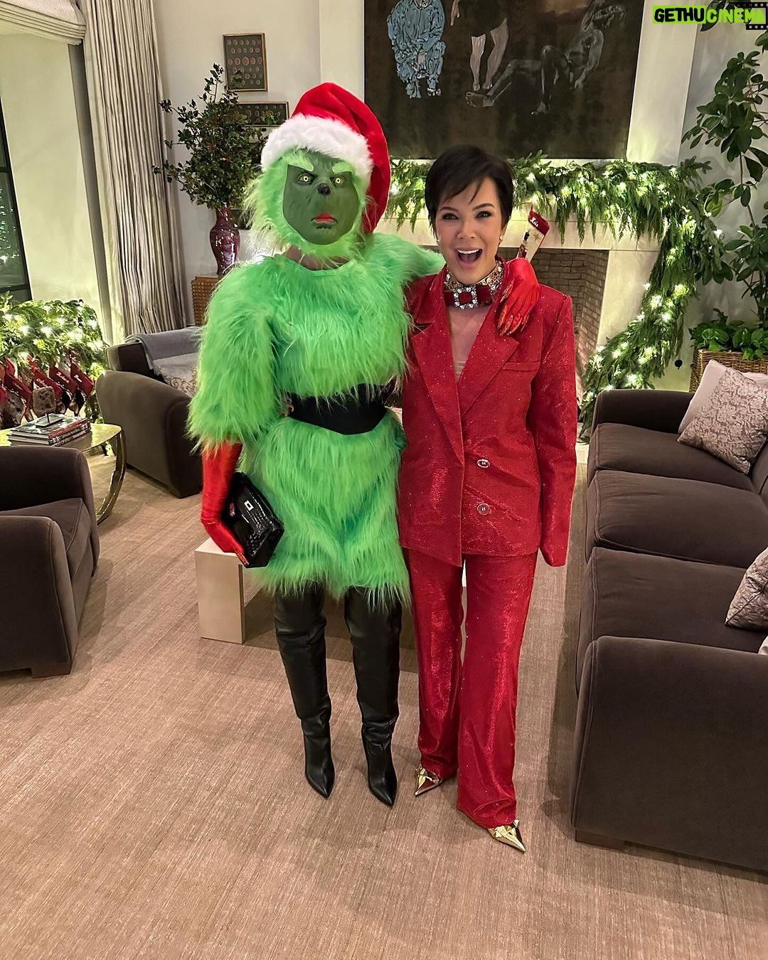 Kris Jenner Instagram - When The Grinch is your next door neighbor @khloekardashian 💚🎄 @drink818