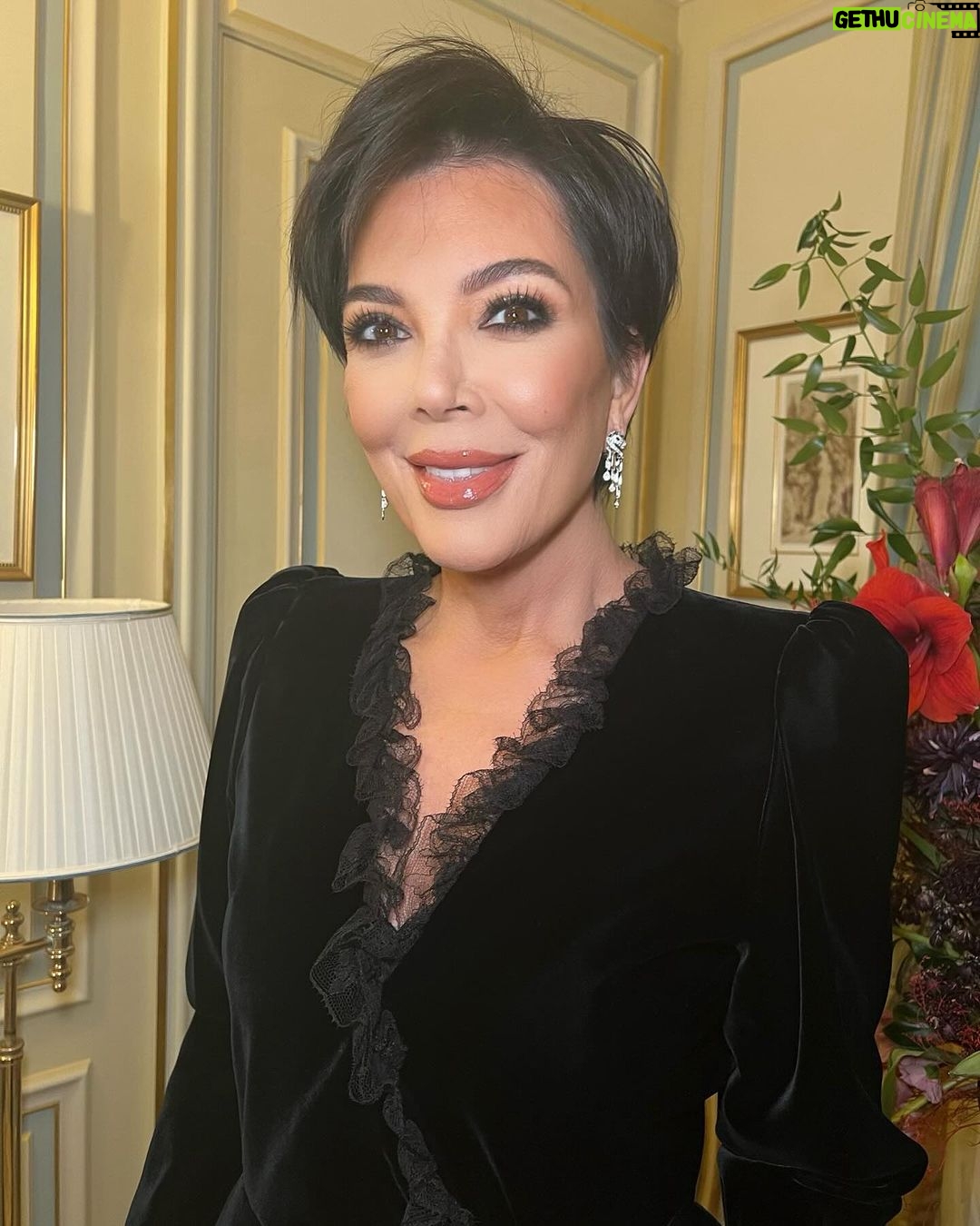 Kris Jenner Instagram - Paris glam with @busterknight and @leajourno 🇫🇷♥️