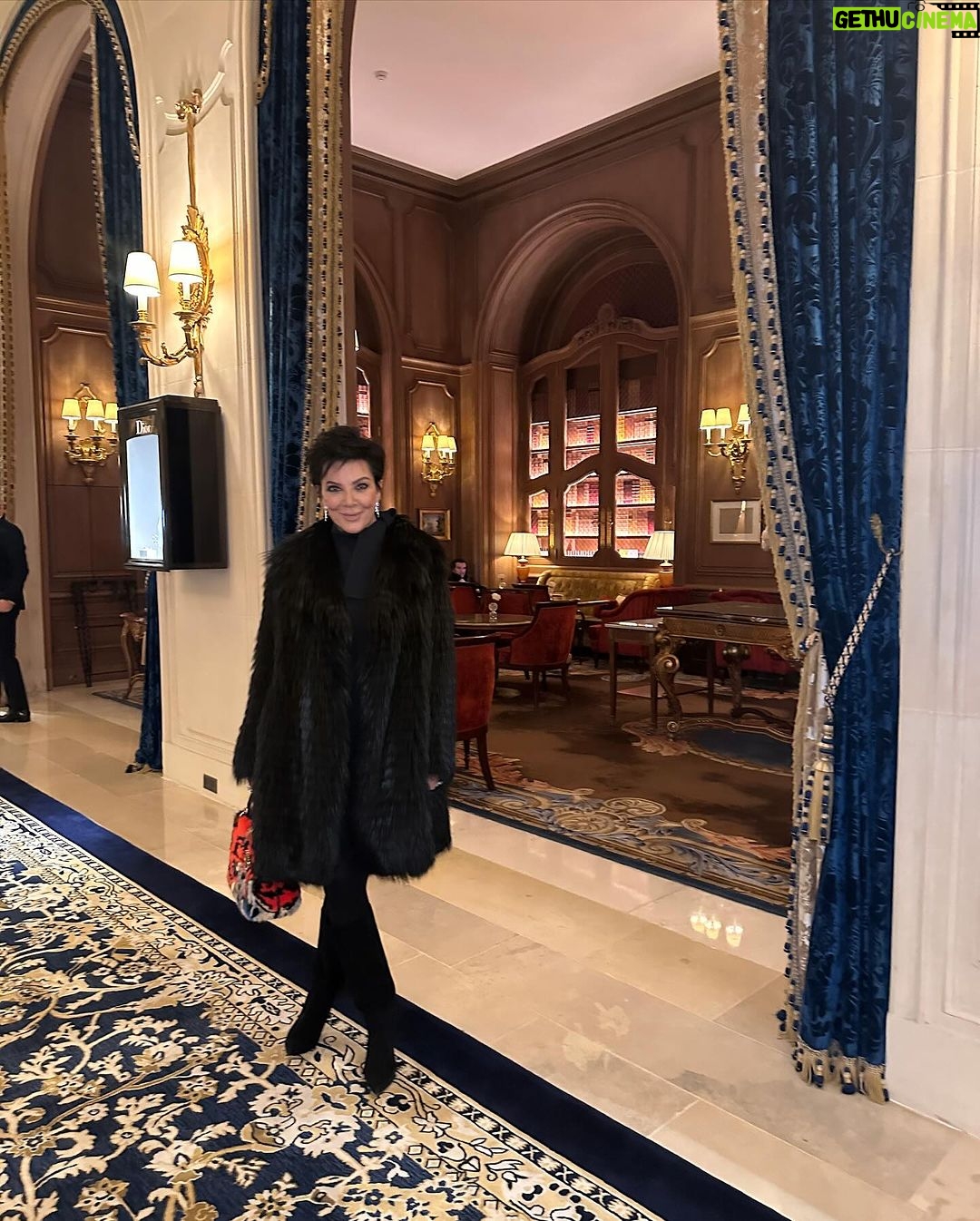 Kris Jenner Instagram - Fashion, friends, family, and fabulous memories. I love you, Paris! 🇫🇷 Paris,France