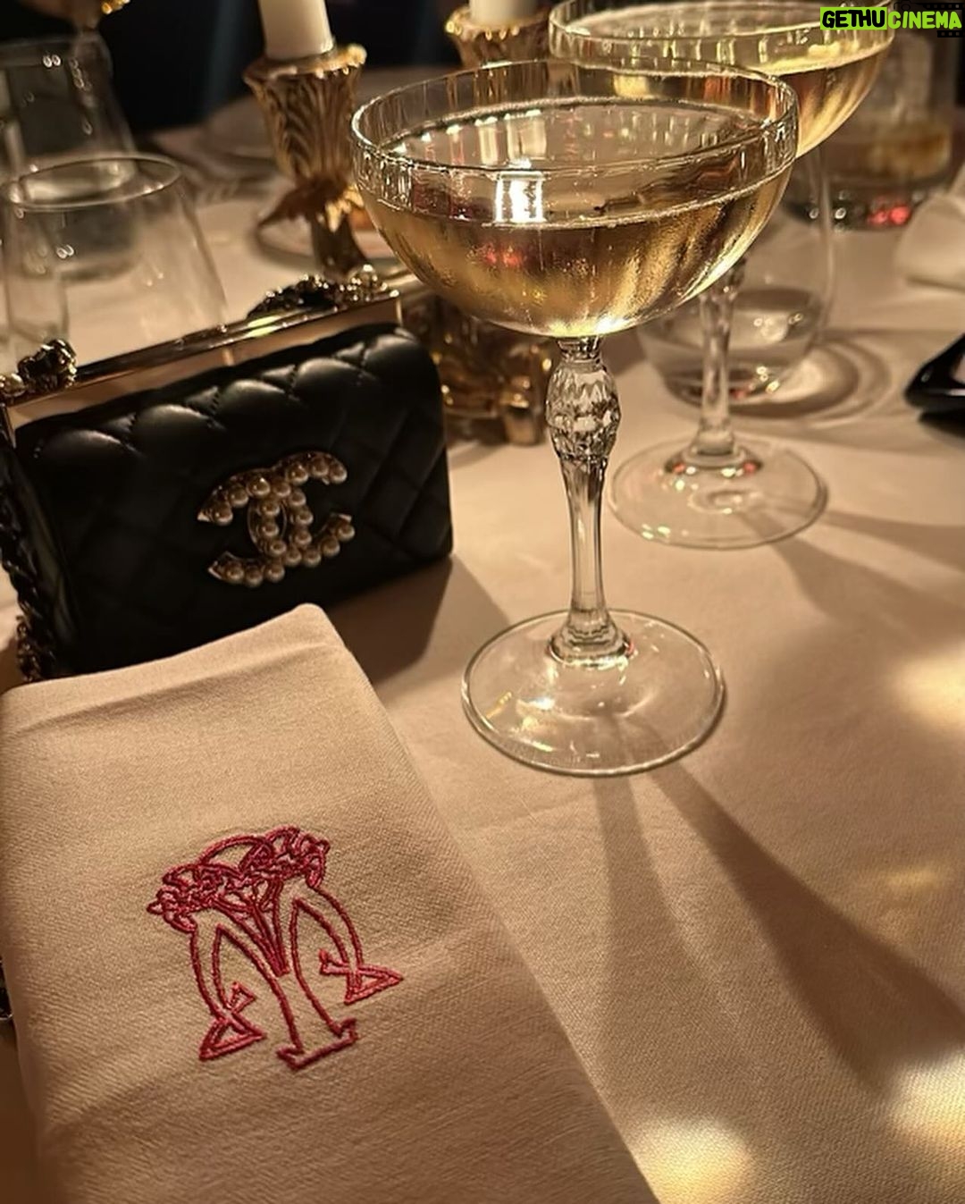 Kris Jenner Instagram - Fashion, friends, family, and fabulous memories. I love you, Paris! 🇫🇷 Paris,France