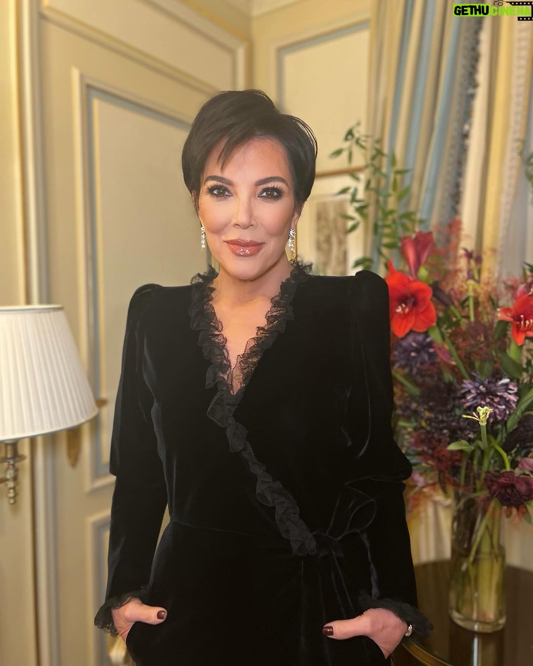 Kris Jenner Instagram - Paris glam with @busterknight and @leajourno 🇫🇷♥️