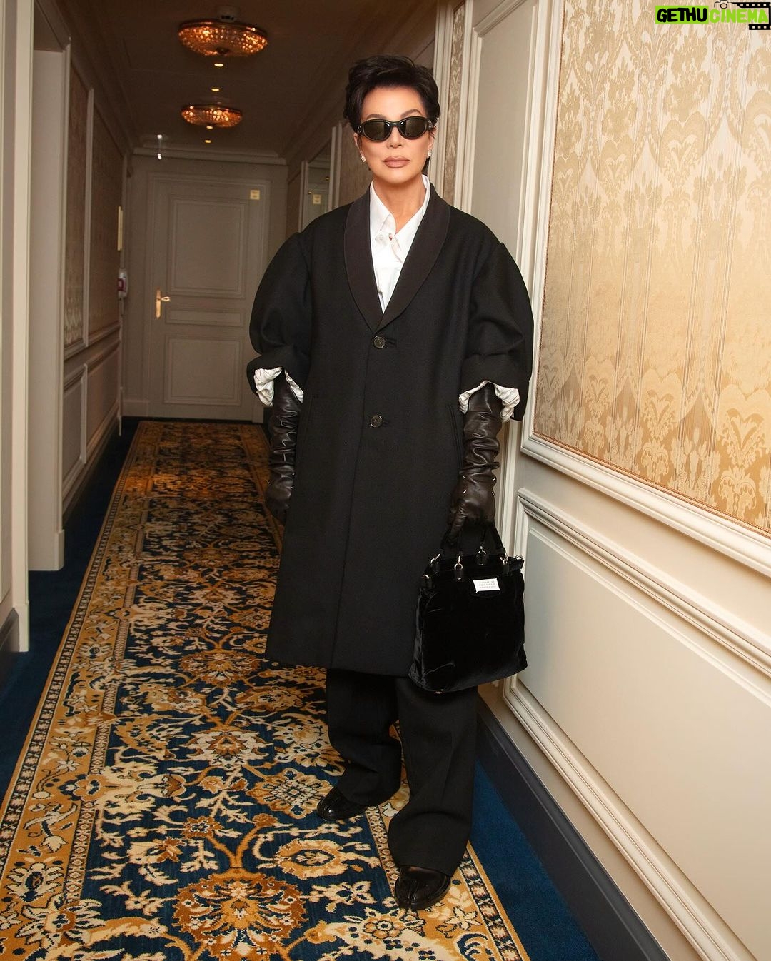 Kris Jenner Instagram - Margiela 🇫🇷 @maisonmargiela @jgalliano 📷 by @stevensimione and @daniele.iachella, makeup by @nikki_makeup, hair by @leajourno @kimkardashian Paris,France