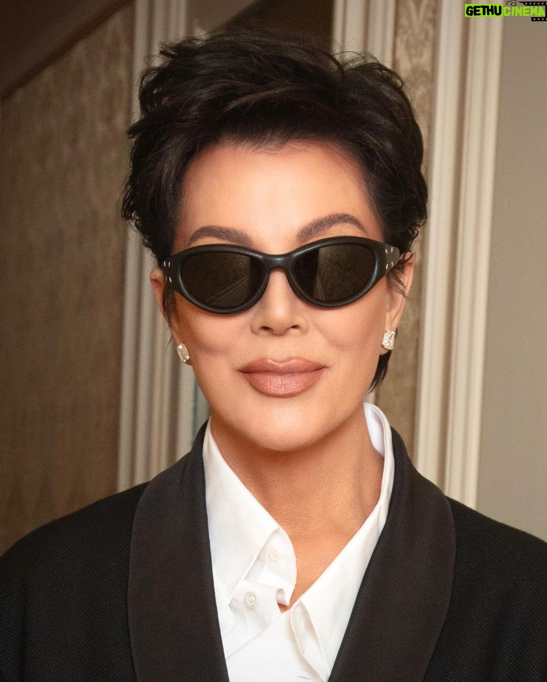 Kris Jenner Instagram - Margiela 🇫🇷 @maisonmargiela @jgalliano 📷 by @stevensimione and @daniele.iachella, makeup by @nikki_makeup, hair by @leajourno @kimkardashian Paris,France