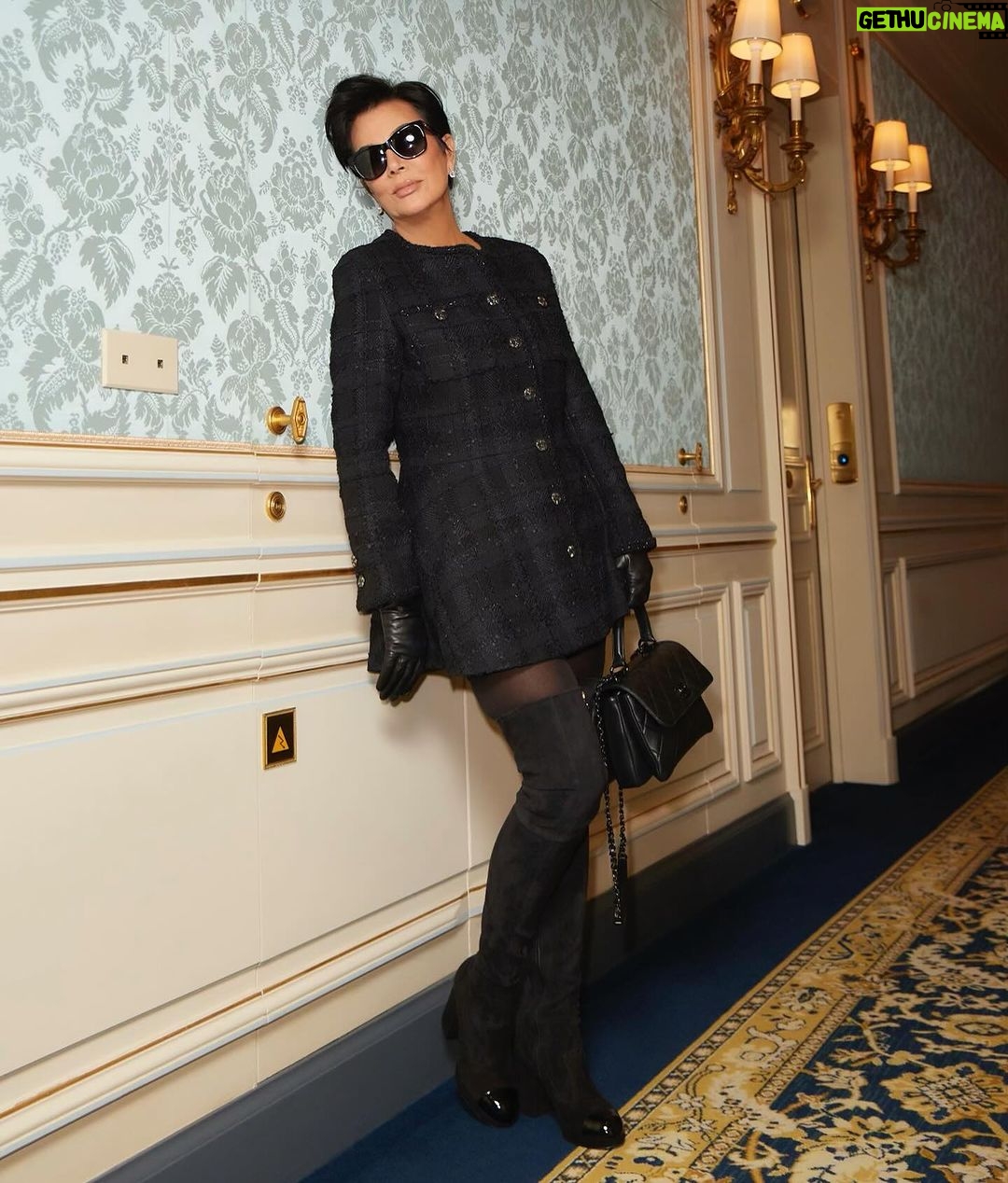 Kris Jenner Instagram - Paris nights are the best nights. 🇫🇷♥️