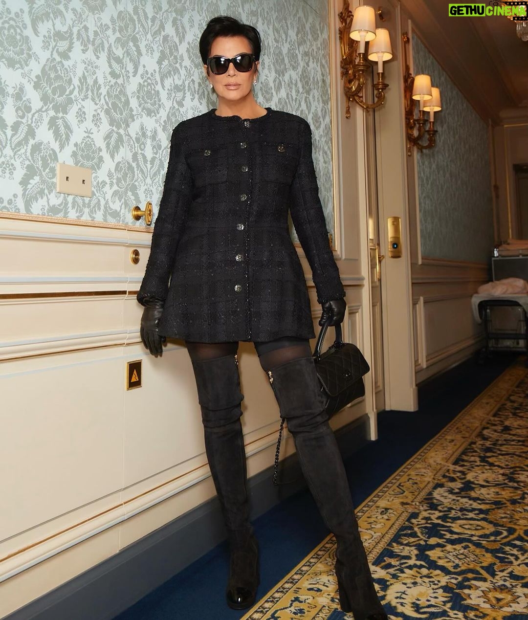 Kris Jenner Instagram - Paris nights are the best nights. 🇫🇷♥️
