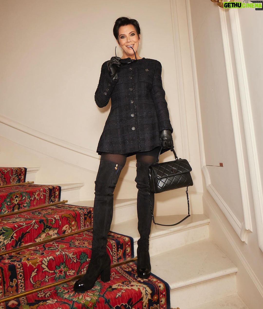 Kris Jenner Instagram - Paris nights are the best nights. 🇫🇷♥️