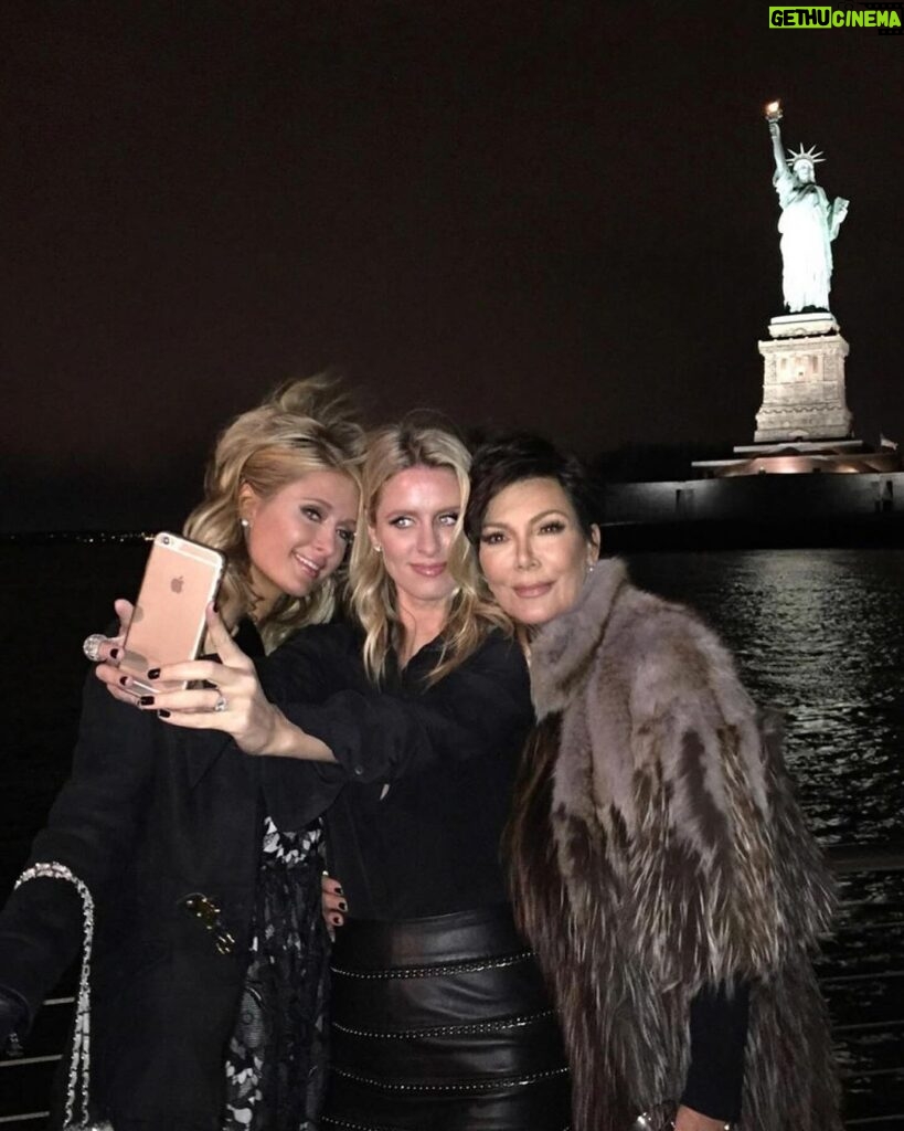 Kris Jenner Instagram - Happy Birthday @ParisHilton!! I have known you since you were a baby and have cherished every single memory our families have made together!! You are beautiful inside and out and I love you dearly. You are such an amazing mommy, wife, sister, daughter, auntie, cousin and friend and I adore you. I am so blessed to have you in my life and to be one of your aunties!! I’m so proud of you beyond measure and I love you so very much. 🩷🙏🏼🥳🎂💗💕