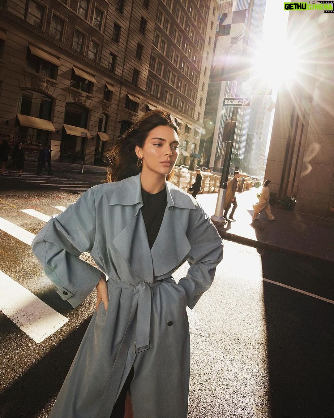 Kris Jenner Instagram - Kendall for Calvin Klein womenswear 🤍 Photographed by @mertalas. @kendalljenner @calvinklein