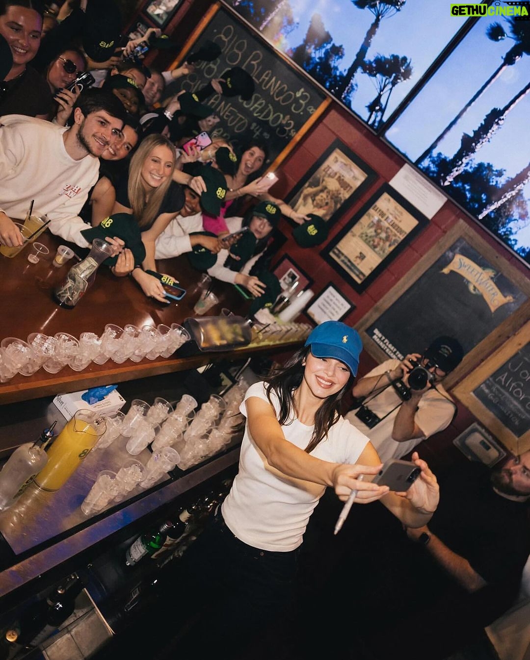 Kris Jenner Instagram - Kendall’s @drink818 college tour! 🥃💚 Kendall has visited University of Alabama in Tuscaloosa and University of Georgia #Drink818 @kendalljenner @harryhudson ♥️