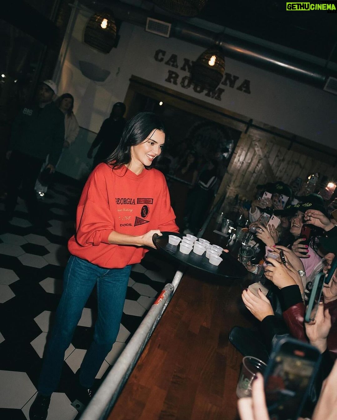 Kris Jenner Instagram - Kendall’s @drink818 college tour! 🥃💚 Kendall has visited University of Alabama in Tuscaloosa and University of Georgia #Drink818 @kendalljenner @harryhudson ♥️