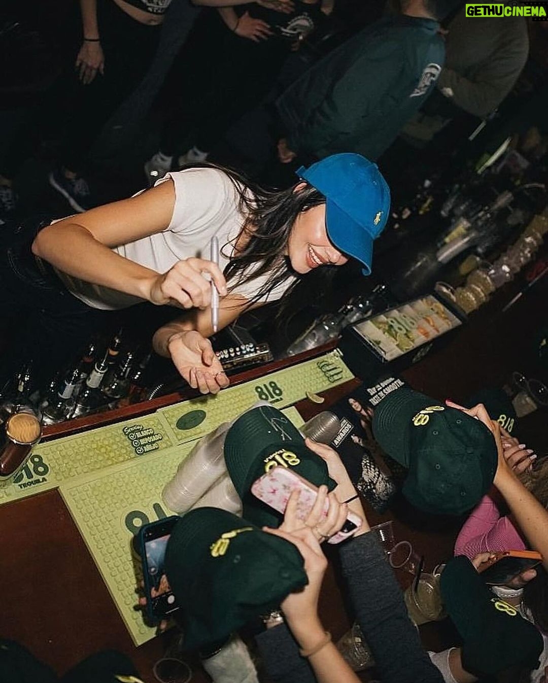 Kris Jenner Instagram - Kendall’s @drink818 college tour! 🥃💚 Kendall has visited University of Alabama in Tuscaloosa and University of Georgia #Drink818 @kendalljenner @harryhudson ♥️