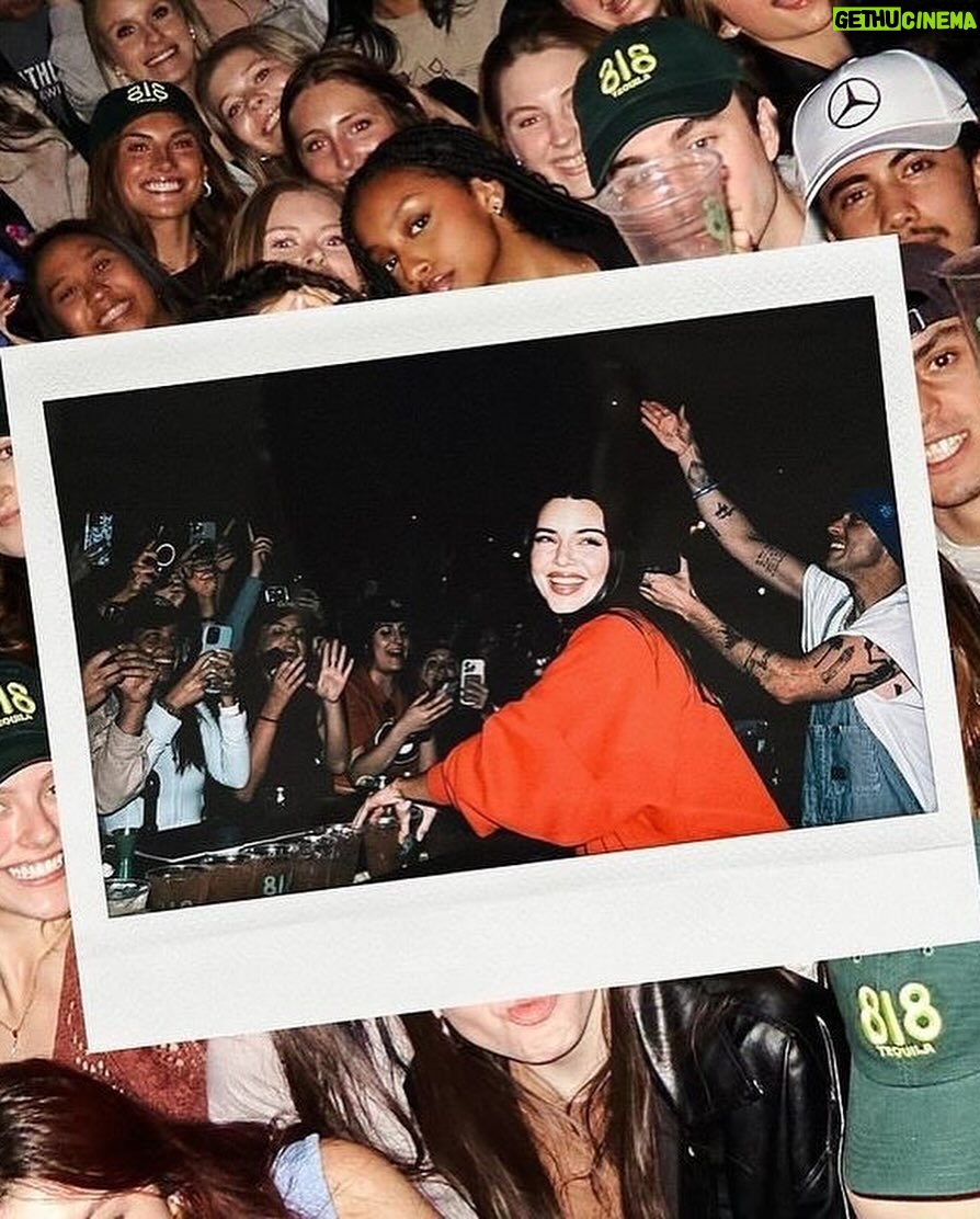 Kris Jenner Instagram - Kendall’s @drink818 college tour! 🥃💚 Kendall has visited University of Alabama in Tuscaloosa and University of Georgia #Drink818 @kendalljenner @harryhudson ♥️