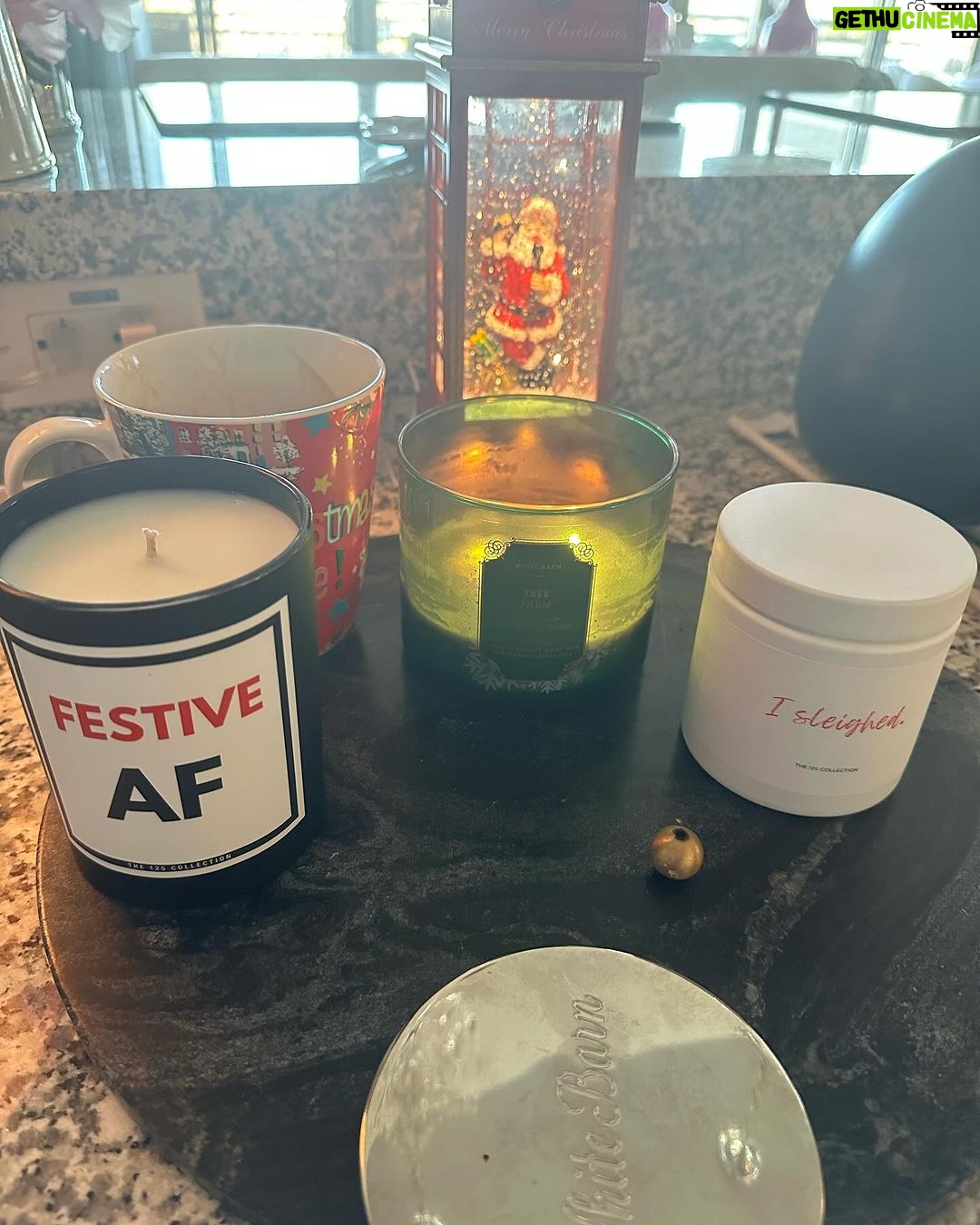 Kristen Ashley Instagram - My holiday candle game is winning! @the125collection ππ€Άπ#lifeintherockchicklane