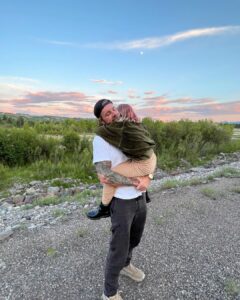 Kristen Bell Instagram - Idaho, chapter 1 🏔️🧡