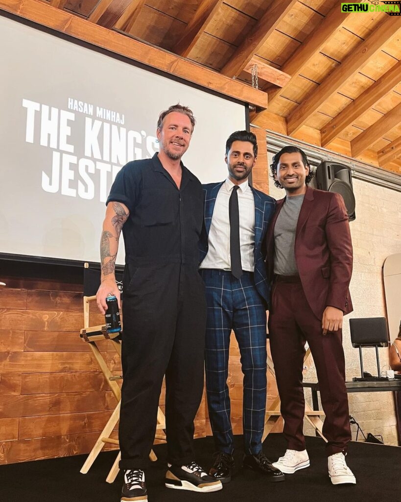 Kristen Bell Instagram - We almost never go out but when we show up it’s for our friends. Or a REEEEAaaLLY good show. #thekingsjester happens to be both. Congrats to @hasanminhaj and @prashanthvenkat(and our course the lovely Beena 💜). Don’t miss it! Out on @netflix now!