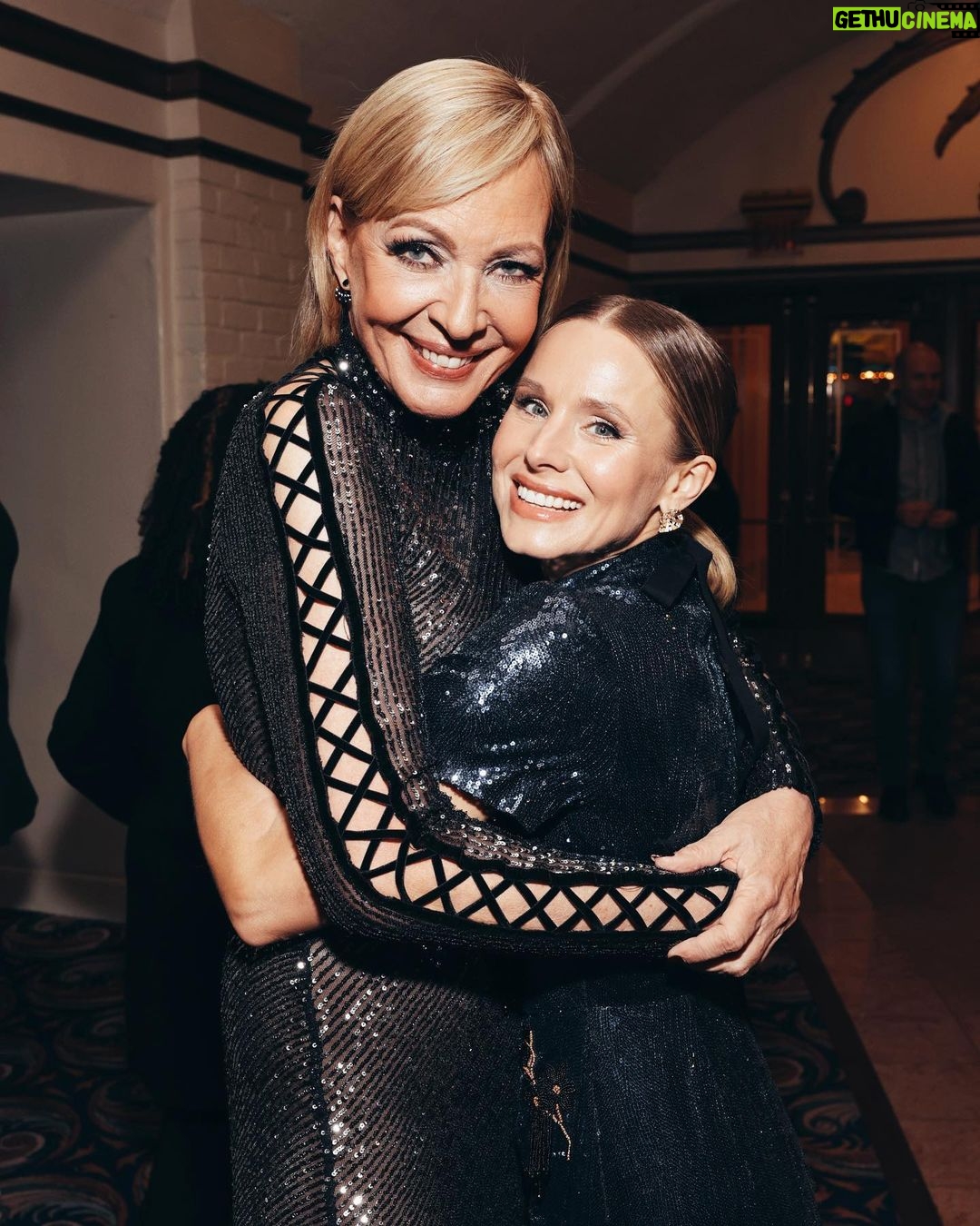 Kristen Bell Instagram - The people I love to hate at the weddingπππ°ββοΈπ°π€΅ββοΈπ€΅π€΅ββοΈ #thepeoplewehateatthewedding Out today on @primevideo