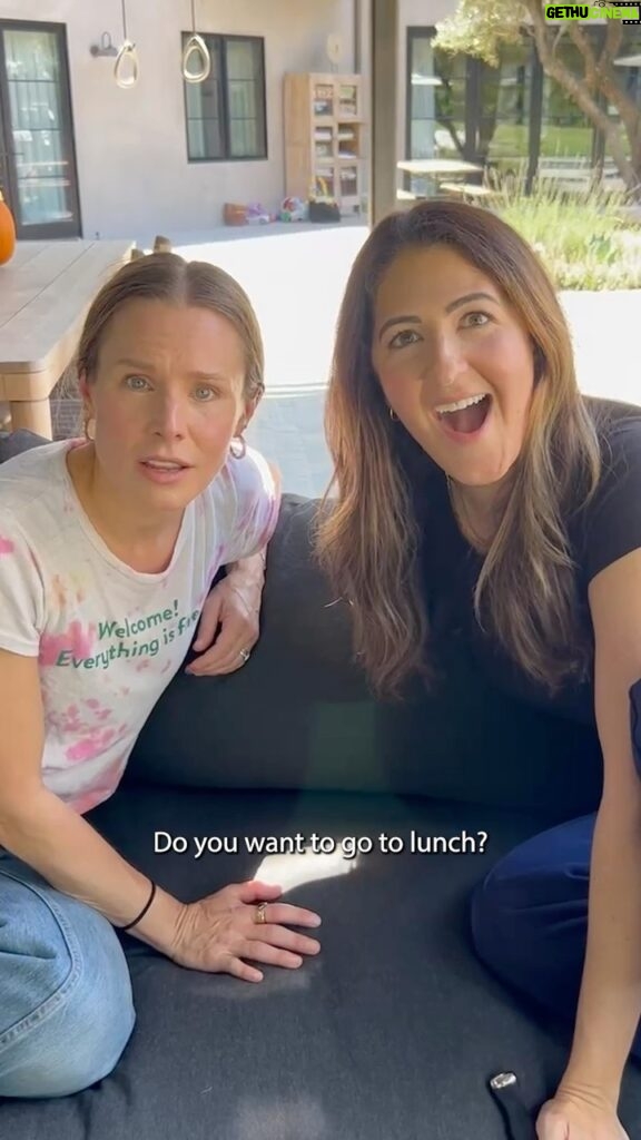 Kristen Bell Instagram - Who’s hungry? 🍽 We’re looking for one more *good* friend to make our lunch plans perfect! Enter to win a seat at the table (link in bio) and don’t forget to tag your +1 in the comments!⬇️ We’re bringing Ted, Manny, Marc, Jameela, and Mike, but we need one more guest to make this truly special. How about...YOU? The best part is that your entry will help @alifeinthearts provide assistance to film and television workers in need during this critical time. Enter to win at LunchWithKristen.com (or visit the link in my bio)