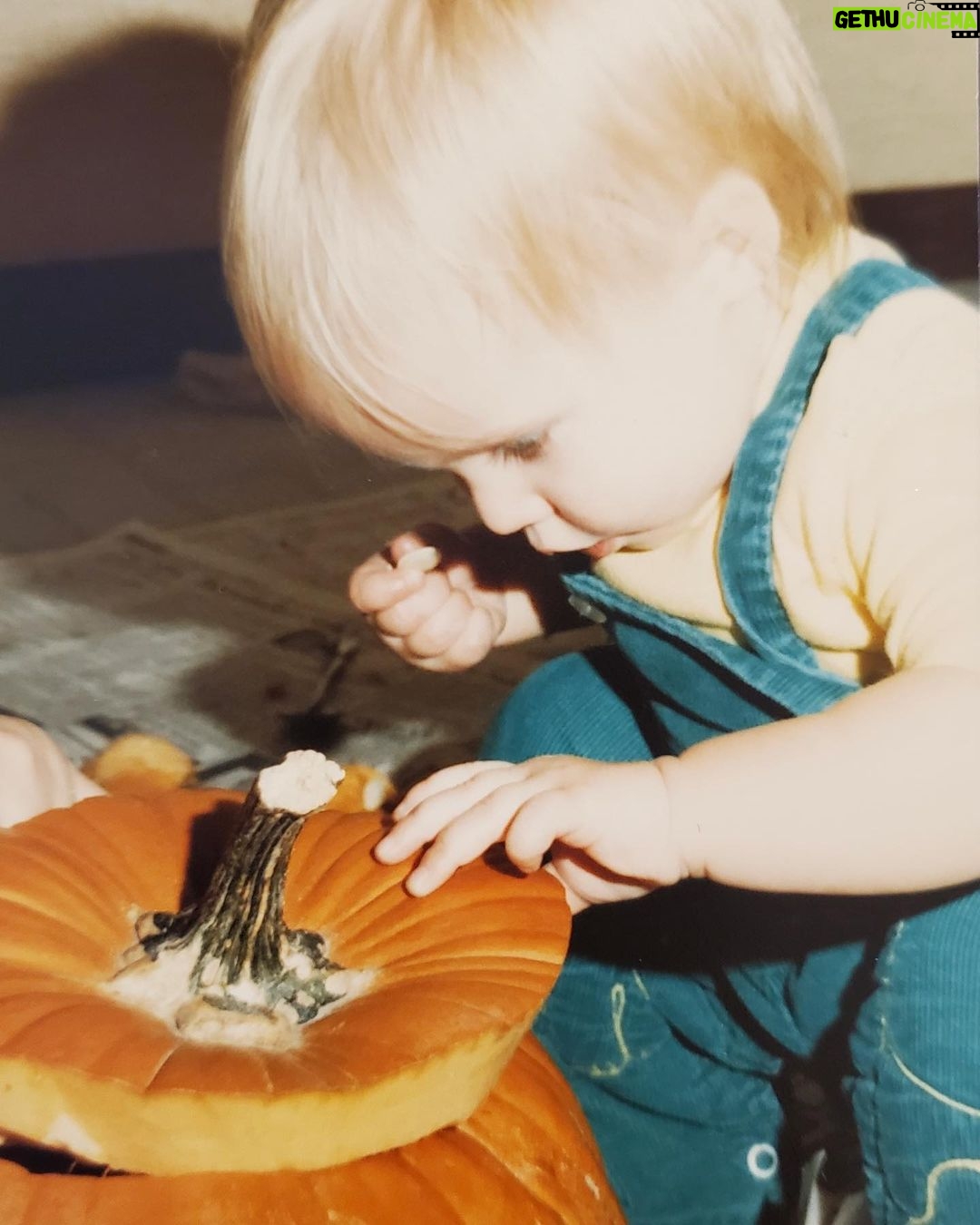 Kristen Bell Instagram - “Halloween should be a day in which we honor monsters and not be mad at each other” - Michael Scott