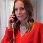 Kristen Bell Instagram - I can’t believe I JUST learned (thanks to @realzachthinkshare ) about decision fatigue and mental load. For years I struggled to articulate this “feeling” I had, as if my brain needed a nap. Not my body, just my mind. I’d become practically paralyzed with brain fatigue when I had to make the teeniest most inconsequential decisions. Even fun ones! I used the word “overwhelmed” to describe this, but it wasn’t specific enough.  Prior to my discovery of @realzachthinkshare , when someone in my house asked me where the ketchup was, I wanted to scream (at the very top of my lungs)… “YOU HAVE EYES! USE THEM!” …Which, logically I know is a bit intense. But I reeeaallly felt like doing it. Watching Zach explain mental load and decision fatigue had me feeling SO SEEN! I realized that important decision making, like … whether and when to get the flu shot, mentally adjusting my whole day to allow for a sick child staying home, how to make a quirky family schedule work (so we still had a lot of time to snuggle together)… was taking A LOT out of me. I struggled with “overthinking”… but I was doing the right amount of thinking, because they were important, right? I’d then find myself no longer having the capacity to think about some of the smaller things. I wanted someone to make some decisions for ME. Queue mental load and decision fatigue! Once I understood this, it made SUCH a difference in my ability to be kind to myself when I’m overloaded, and not wonder if I’m unhinged and inadequate for being stressed about one too many choices.  I was then able to identify and put into words (🤯) to those around me how I was feeling and WHY, and it got a whole lot better!… If you are the default caregiver, or ANYONE who makes a lot of choices each day, please know hitting a capacity point is totally normal and YOU are absolutely normal.  Check out @realzachthinkshare for alternate ways to talk about mental load, decision fatigue, and the invisible domestic labor in our homes.