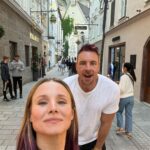 Kristen Bell Instagram - Repost from @daxshepard • Ich bin sehr glucklich! Ich fühle mich sexuell zu meinem Partner hingezogen.