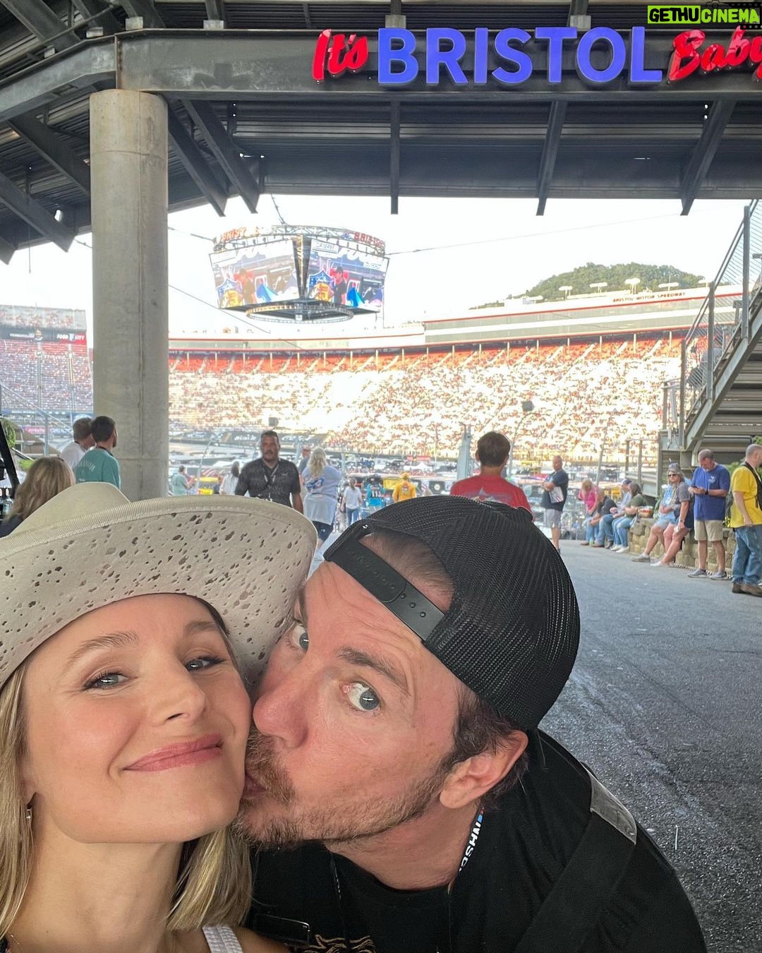 Kristen Bell Instagram - #bristol baby! Thank u @nascar for the fun Nashville for the style and @kirbyhowellbaptiste and @iamlarryfields for being the best travel buddies. 💜 And as always the hostess with the mostess @hays_estes