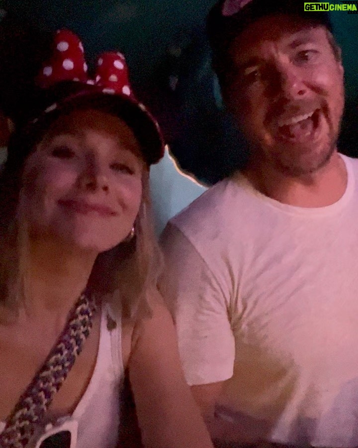 Kristen Bell - 366.4K Likes - We slayed Disneyland.
Thank you to @philanderc85 and @madisonxmorgan for helping us explore. Special shout out to decor 👑@erikajaye who took reference pictures of every Halloween decoration so she could replicate. #research