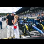 Kristen Bell Instagram - PDA on the grid gets the drivers revved up 🏁 📸@richardpardon