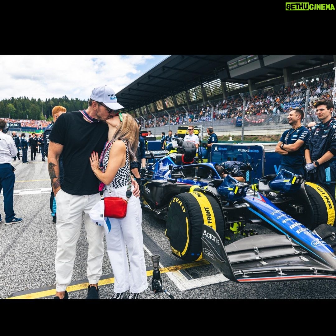 Kristen Bell Instagram - PDA on the grid gets the drivers revved up 🏁 📸@richardpardon