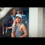 Kristen Bell Instagram - PDA on the grid gets the drivers revved up 🏁 📸@richardpardon