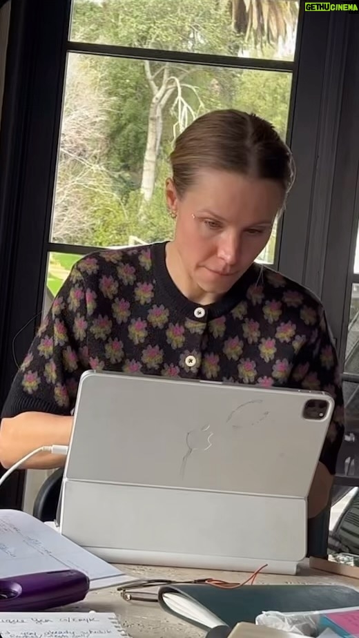 Kristen Bell Instagram - I work from home and share a circular table desk w/ @go4ana. This morning she sent me this video w/ the text “request to have my own desk in 2024.” I love her and I’m shocked she puts up with me 💗💜