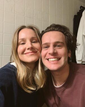 Kristen Bell Instagram - Snippets from a beautiful weekend in NYC❤️
Saw 3 incredible shows, snuggled with old friends and obviously ate at @pizzalovesemily every chance we had!