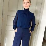 Kristen Bell Instagram - 💙🦕🥏🚙🐳 @lafayette148ny @nicolechavezstyle @simonesiegl @jennychohair @taniawhittier